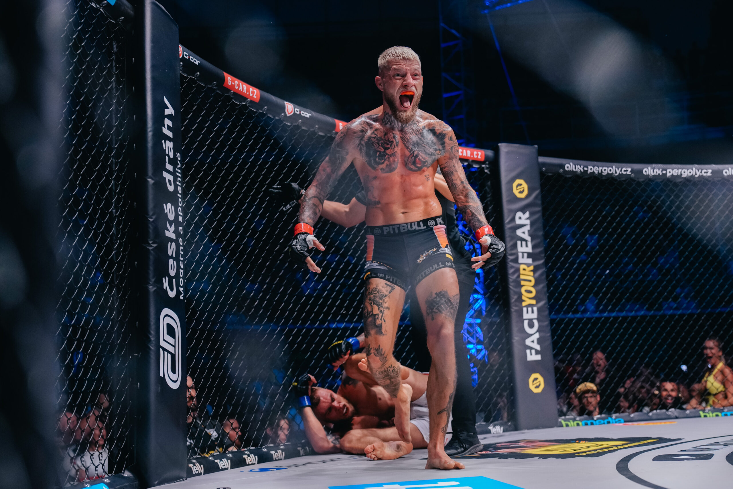 Radek Roušal vyhrává na TKO